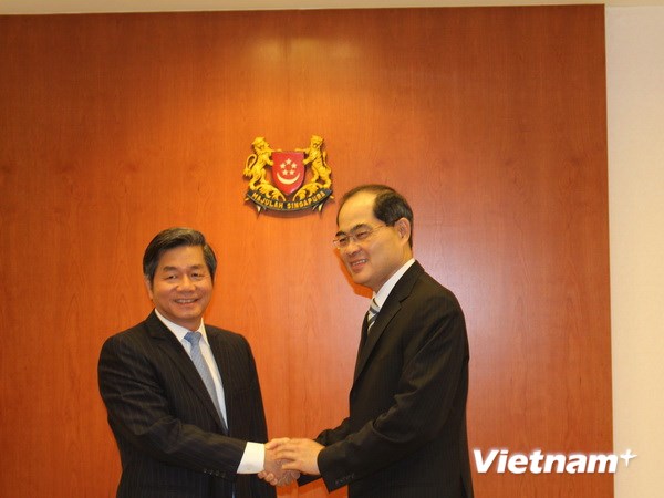 นายบุ่ยกวางวิงห์ รัฐมนตรีว่าการกระทรวงวางแผนและการลงทุนเยือนประเทศสิงคโปร์